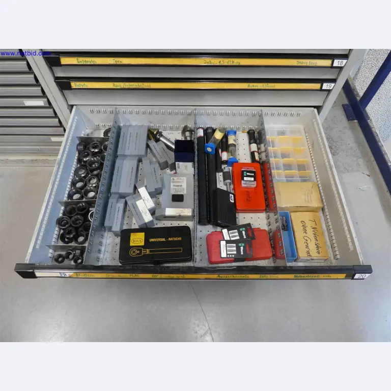 Machines for the production of precise metal components using CNC turning and CNC milling-39