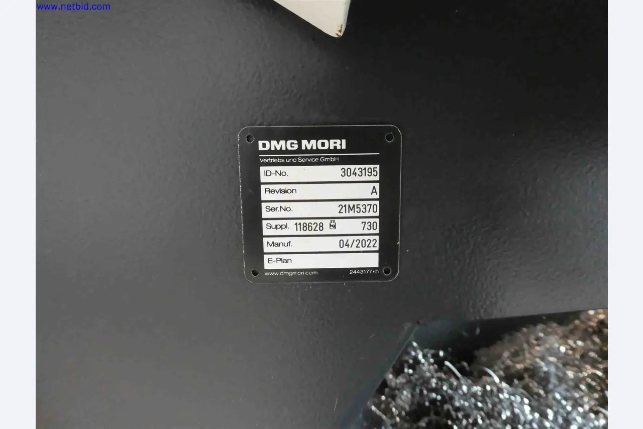 Maschinen zur Herstellung von präzisen Metallbauteilen mittels CNC-Drehen und CNC-Fräsen-11