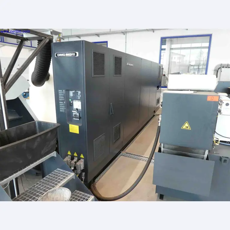 Maschinen zur Herstellung von präzisen Metallbauteilen mittels CNC-Drehen und CNC-Fräsen-15