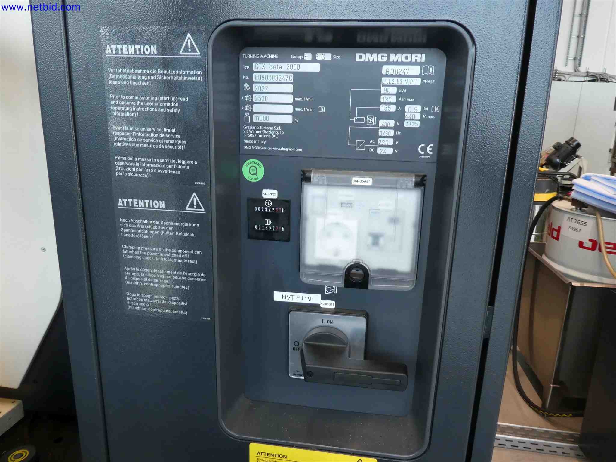 Maschinen zur Herstellung von präzisen Metallbauteilen mittels CNC-Drehen und CNC-Fräsen-16