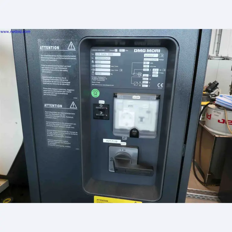 Maschinen zur Herstellung von präzisen Metallbauteilen mittels CNC-Drehen und CNC-Fräsen-16