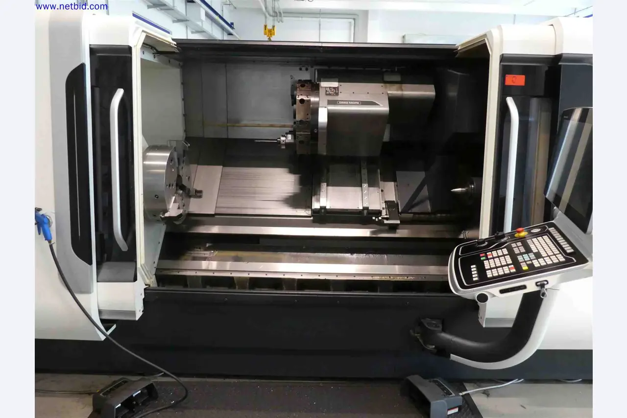 Maschinen zur Herstellung von präzisen Metallbauteilen mittels CNC-Drehen und CNC-Fräsen-3