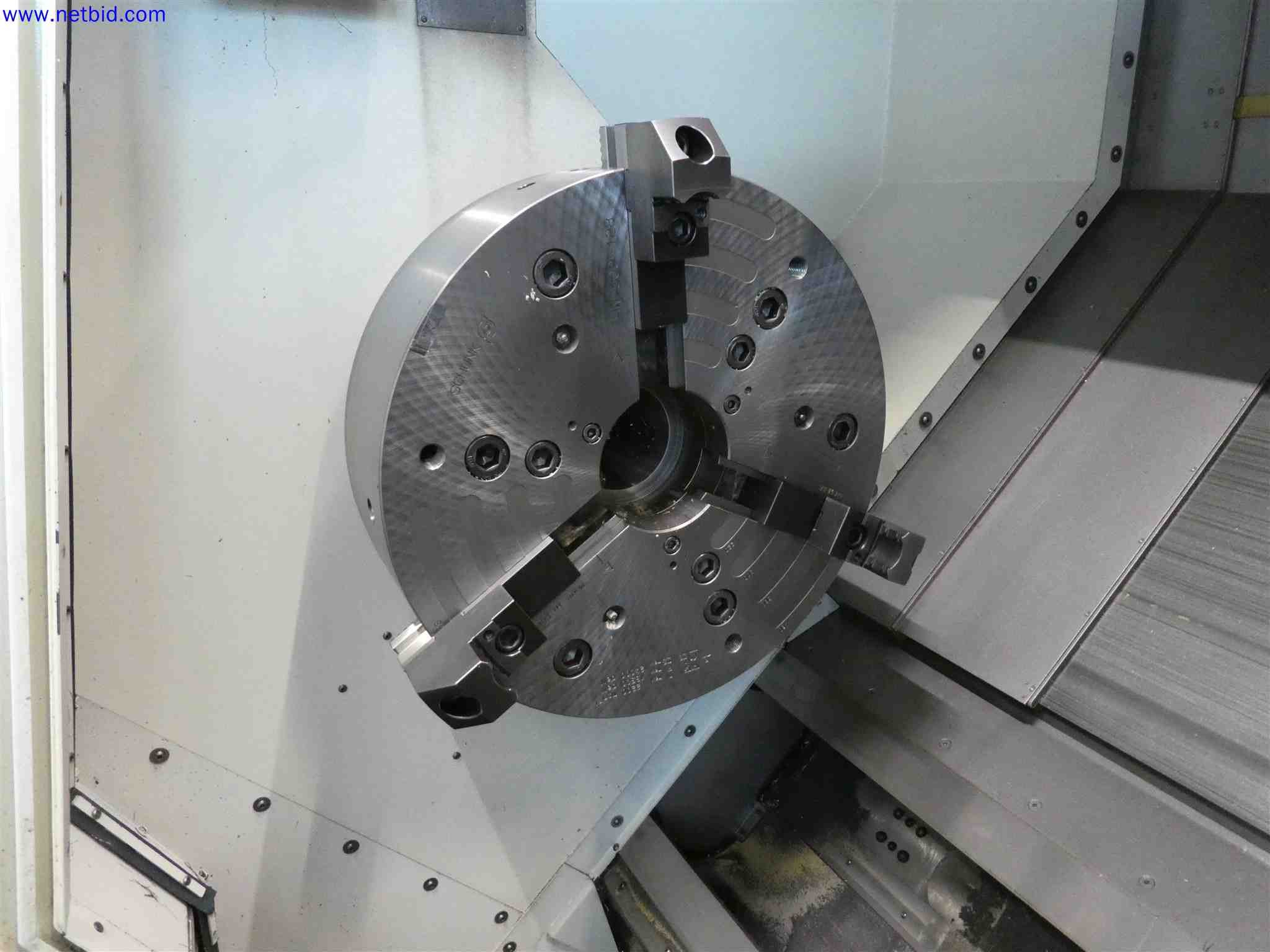 Maschinen zur Herstellung von präzisen Metallbauteilen mittels CNC-Drehen und CNC-Fräsen-4