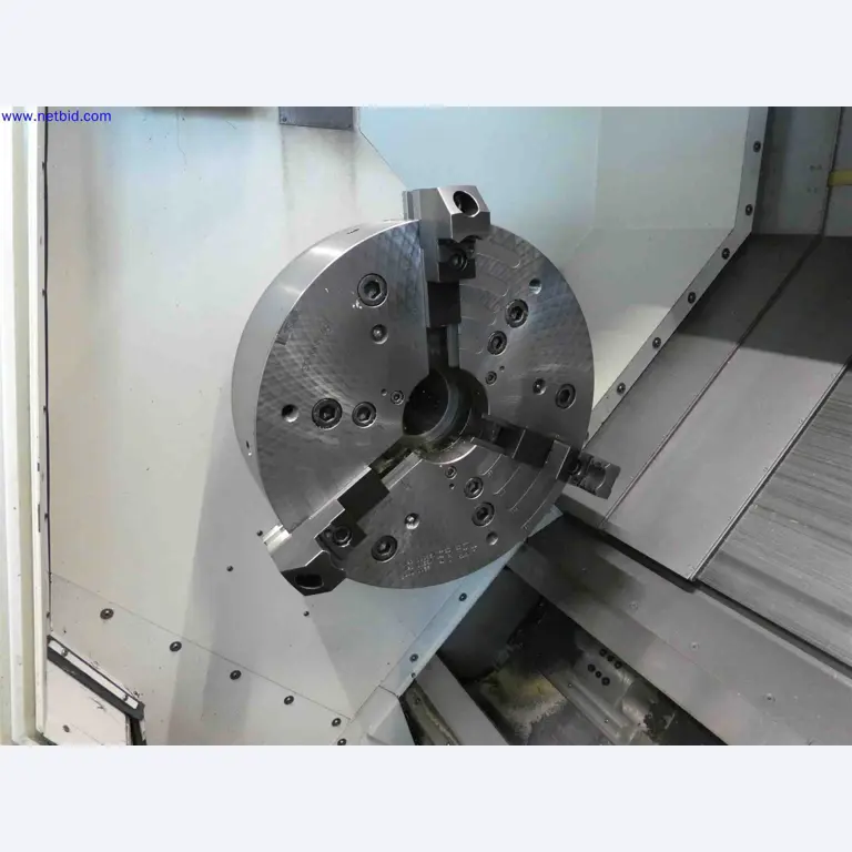 Maschinen zur Herstellung von präzisen Metallbauteilen mittels CNC-Drehen und CNC-Fräsen-4