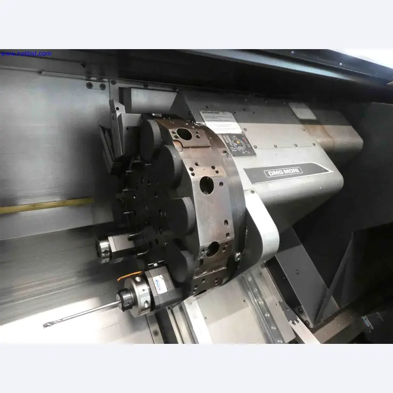 Maschinen zur Herstellung von präzisen Metallbauteilen mittels CNC-Drehen und CNC-Fräsen-6