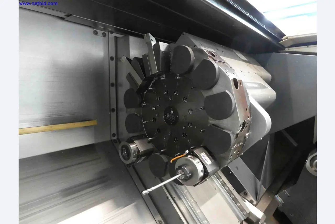 Maschinen zur Herstellung von präzisen Metallbauteilen mittels CNC-Drehen und CNC-Fräsen-7