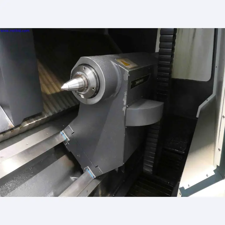 Maschinen zur Herstellung von präzisen Metallbauteilen mittels CNC-Drehen und CNC-Fräsen-8