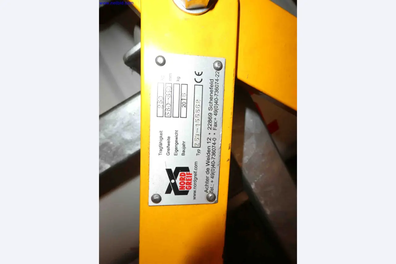 Machines for the production of precise metal components using CNC turning and CNC milling-7