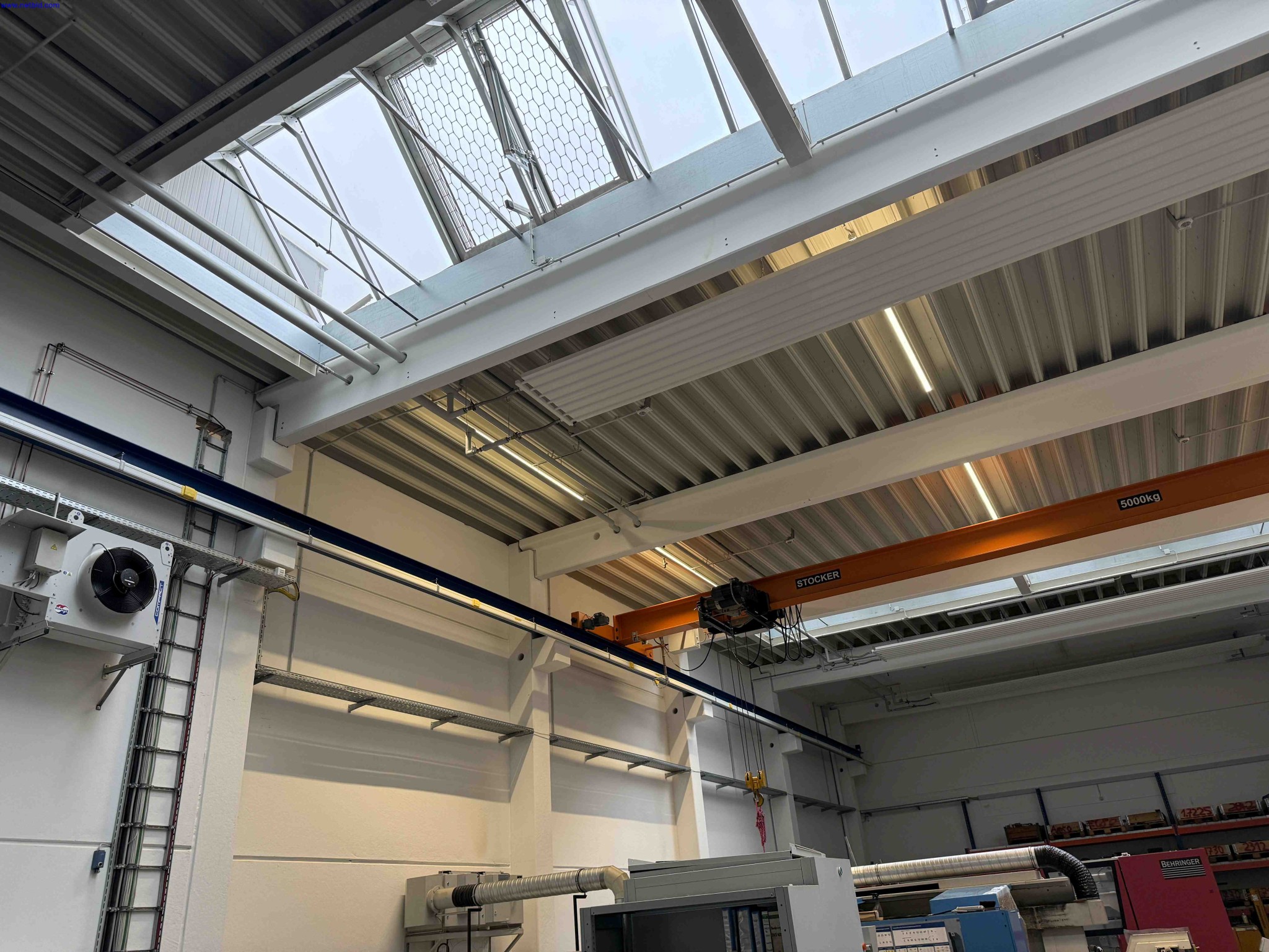 Machines for the production of precise metal components using CNC turning and CNC milling-3