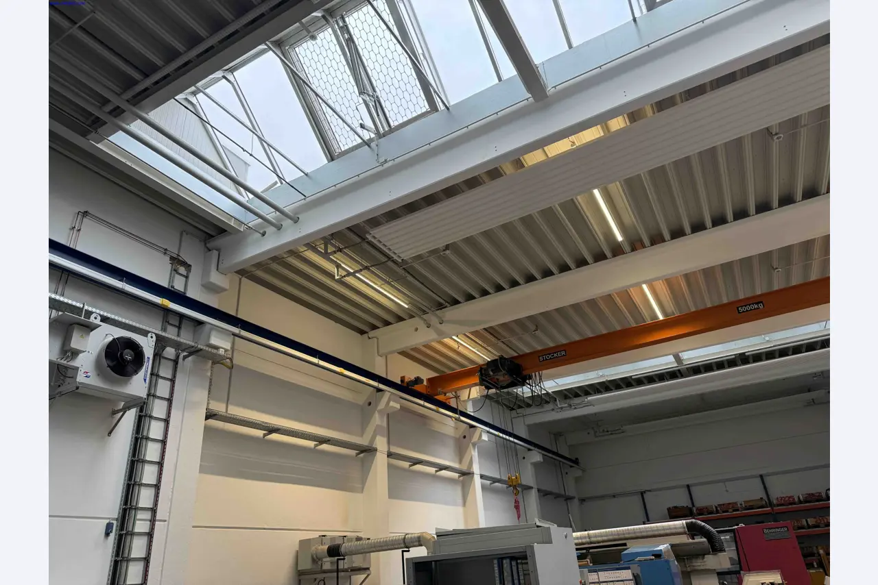 Machines for the production of precise metal components using CNC turning and CNC milling-3