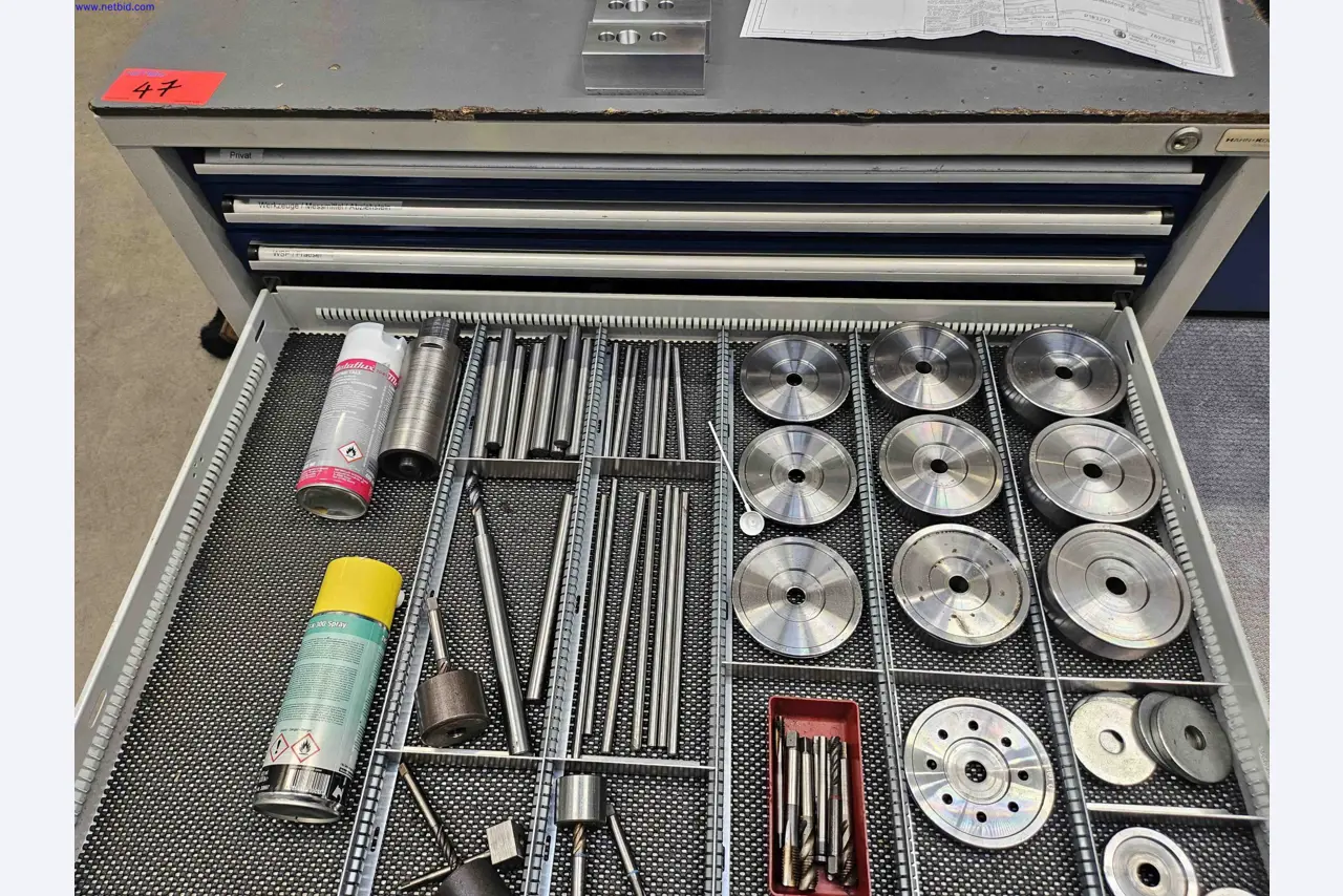 Maschinen zur Herstellung von präzisen Metallbauteilen mittels CNC-Drehen und CNC-Fräsen-10