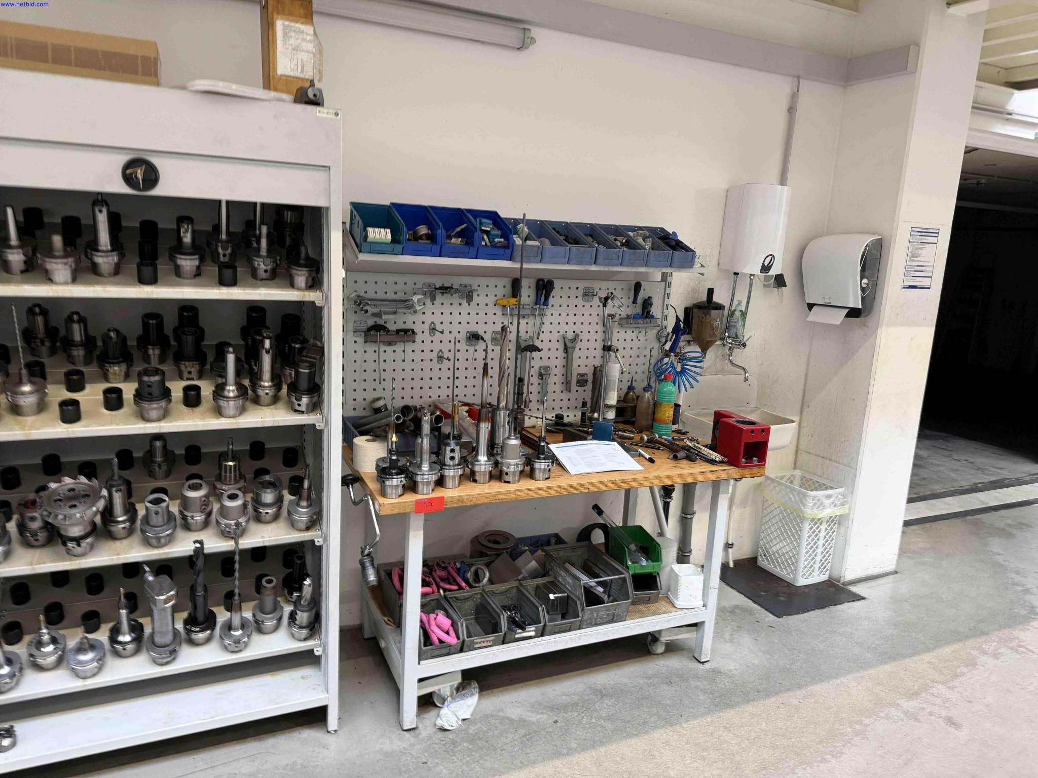 Maschinen zur Herstellung von präzisen Metallbauteilen mittels CNC-Drehen und CNC-Fräsen-13