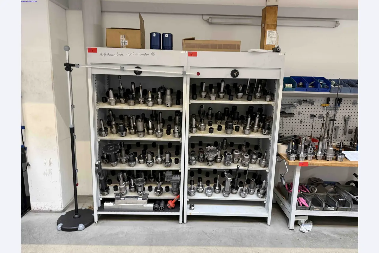 Maschinen zur Herstellung von präzisen Metallbauteilen mittels CNC-Drehen und CNC-Fräsen-14