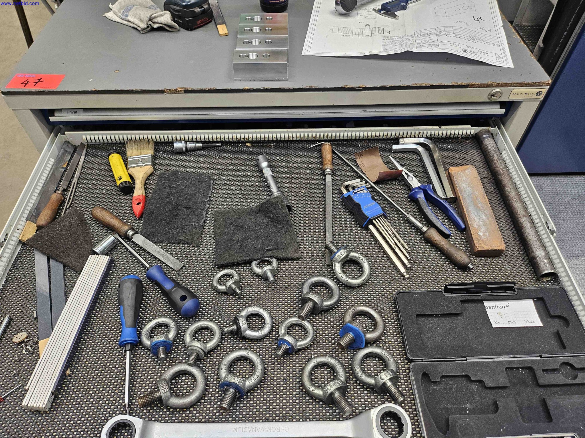 Maschinen zur Herstellung von präzisen Metallbauteilen mittels CNC-Drehen und CNC-Fräsen-8