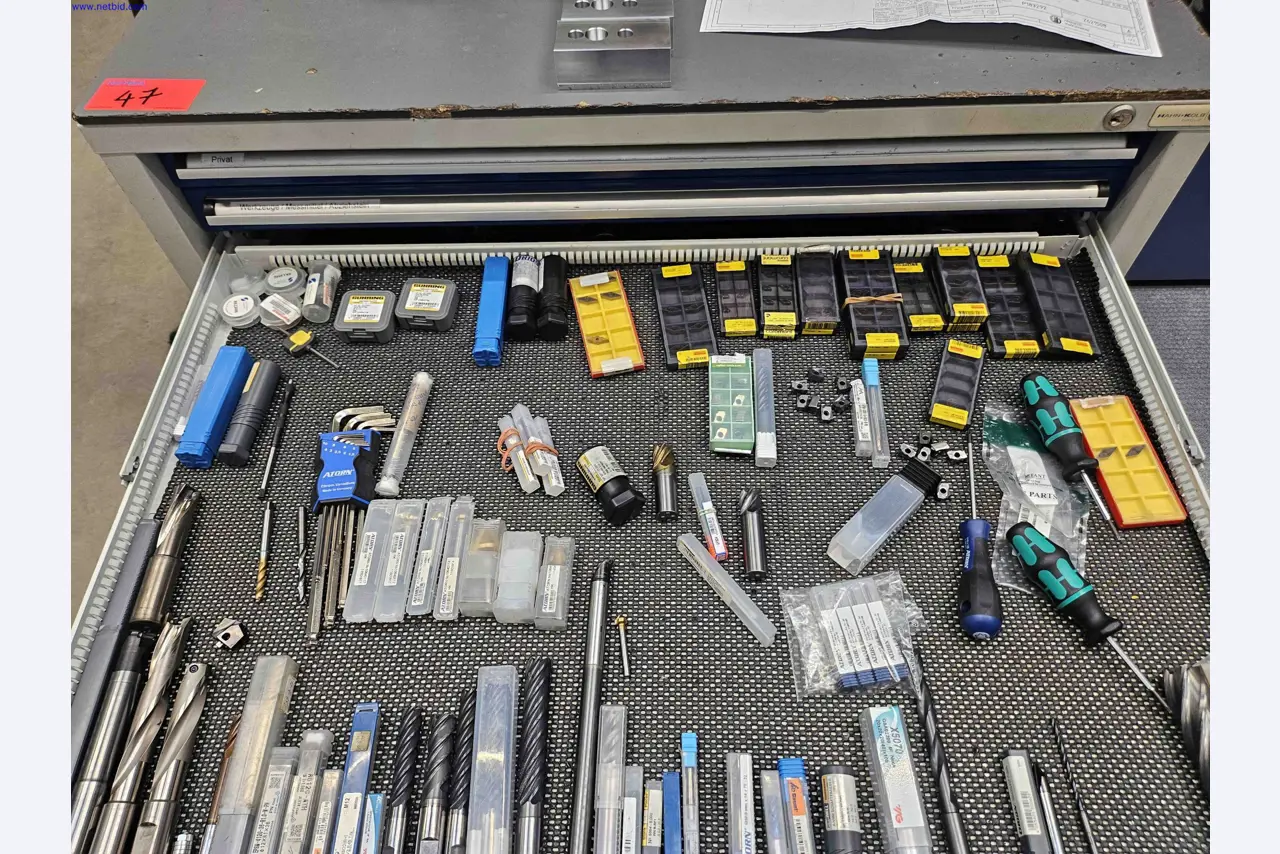 Maschinen zur Herstellung von präzisen Metallbauteilen mittels CNC-Drehen und CNC-Fräsen-9