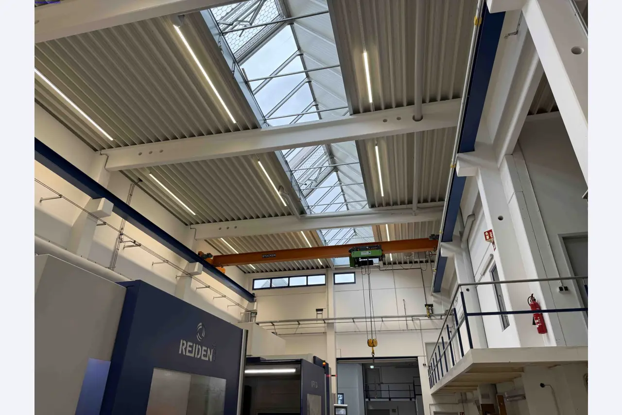 Machines for the production of precise metal components using CNC turning and CNC milling-1