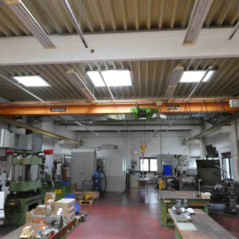 2 Single girder overhead cranes Stocker