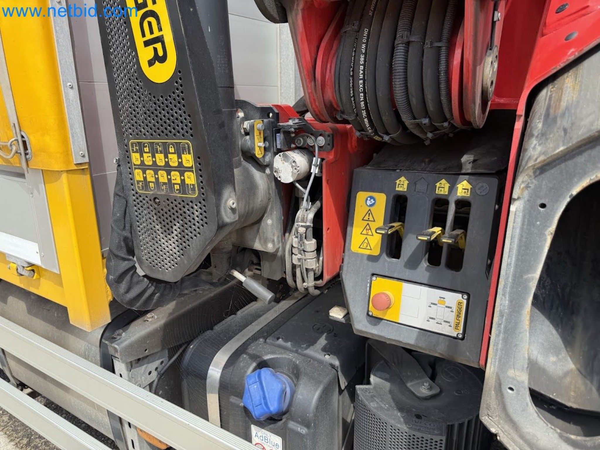 Ciężarówka IVECO 160-320 Eurocargo z żurawiem załadunkowym Palfinger PK 18002-EH B Power Link Plus-50