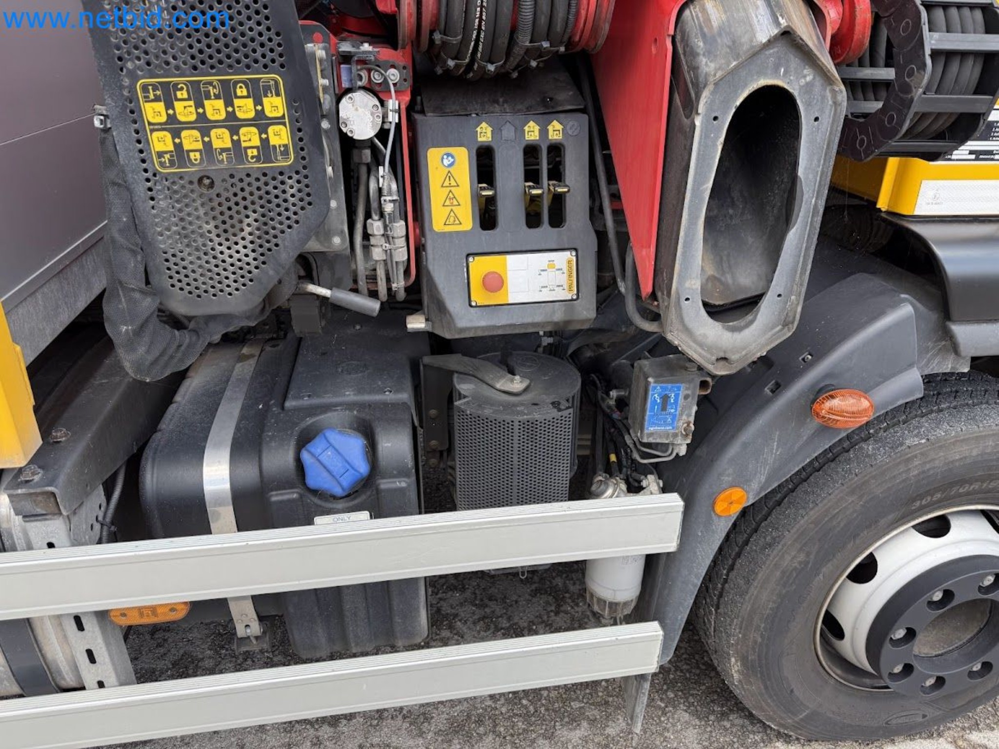 Ciężarówka IVECO 160-320 Eurocargo z żurawiem załadunkowym Palfinger PK 18002-EH B Power Link Plus-55