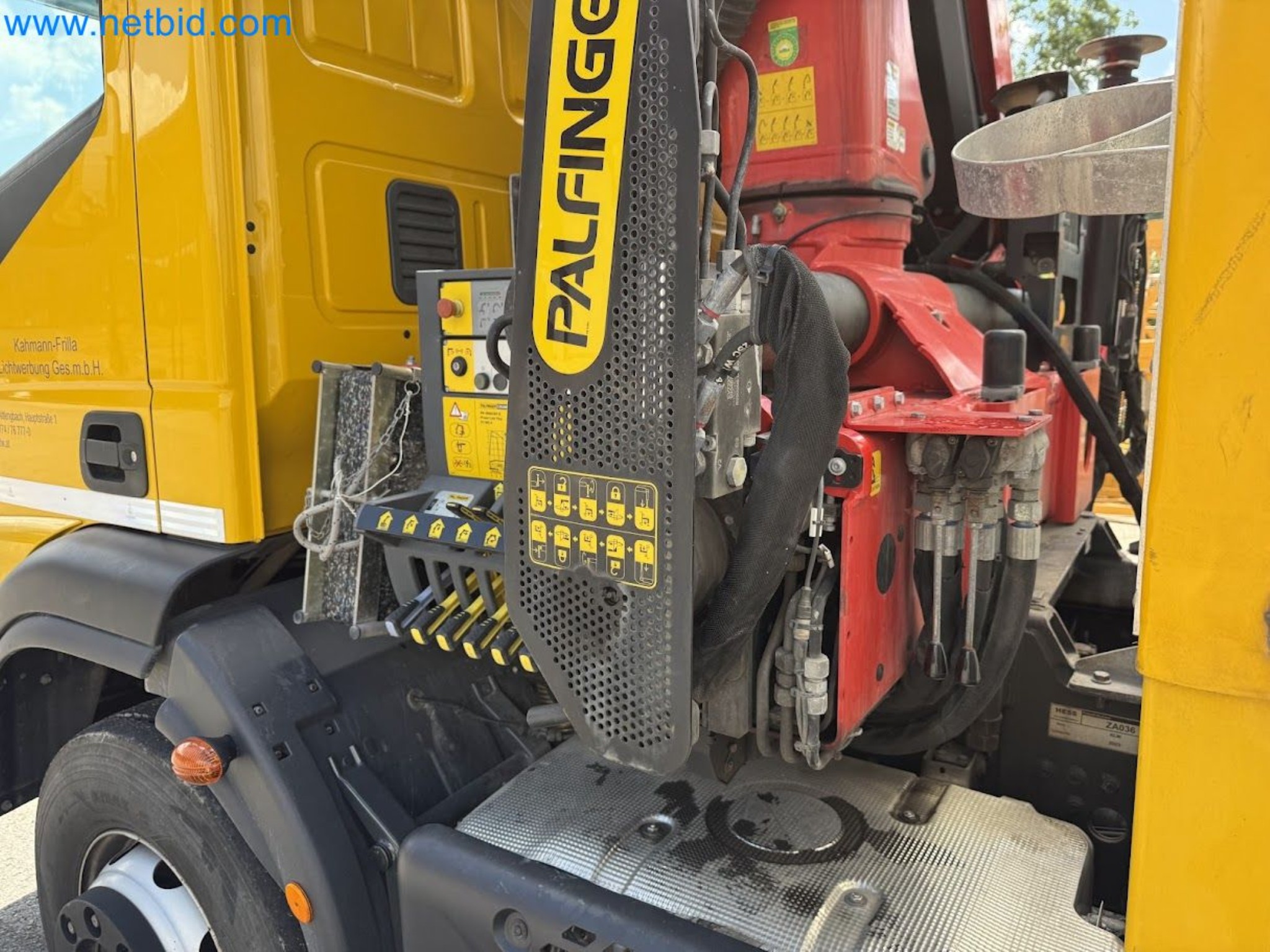 Ciężarówka IVECO 160-320 Eurocargo z żurawiem załadunkowym Palfinger PK 18002-EH B Power Link Plus-61