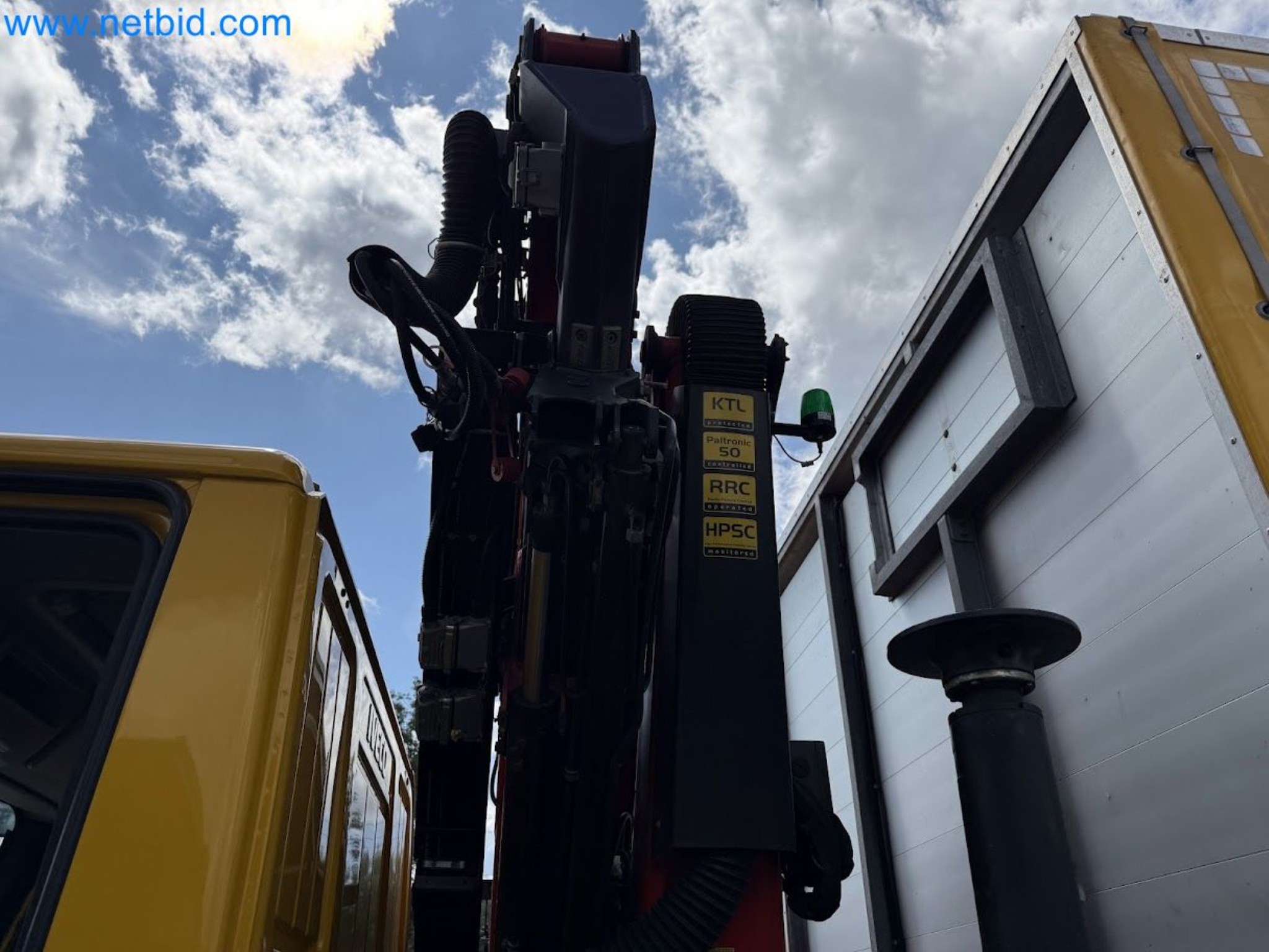 Ciężarówka IVECO 160-320 Eurocargo z żurawiem załadunkowym Palfinger PK 18002-EH B Power Link Plus-63