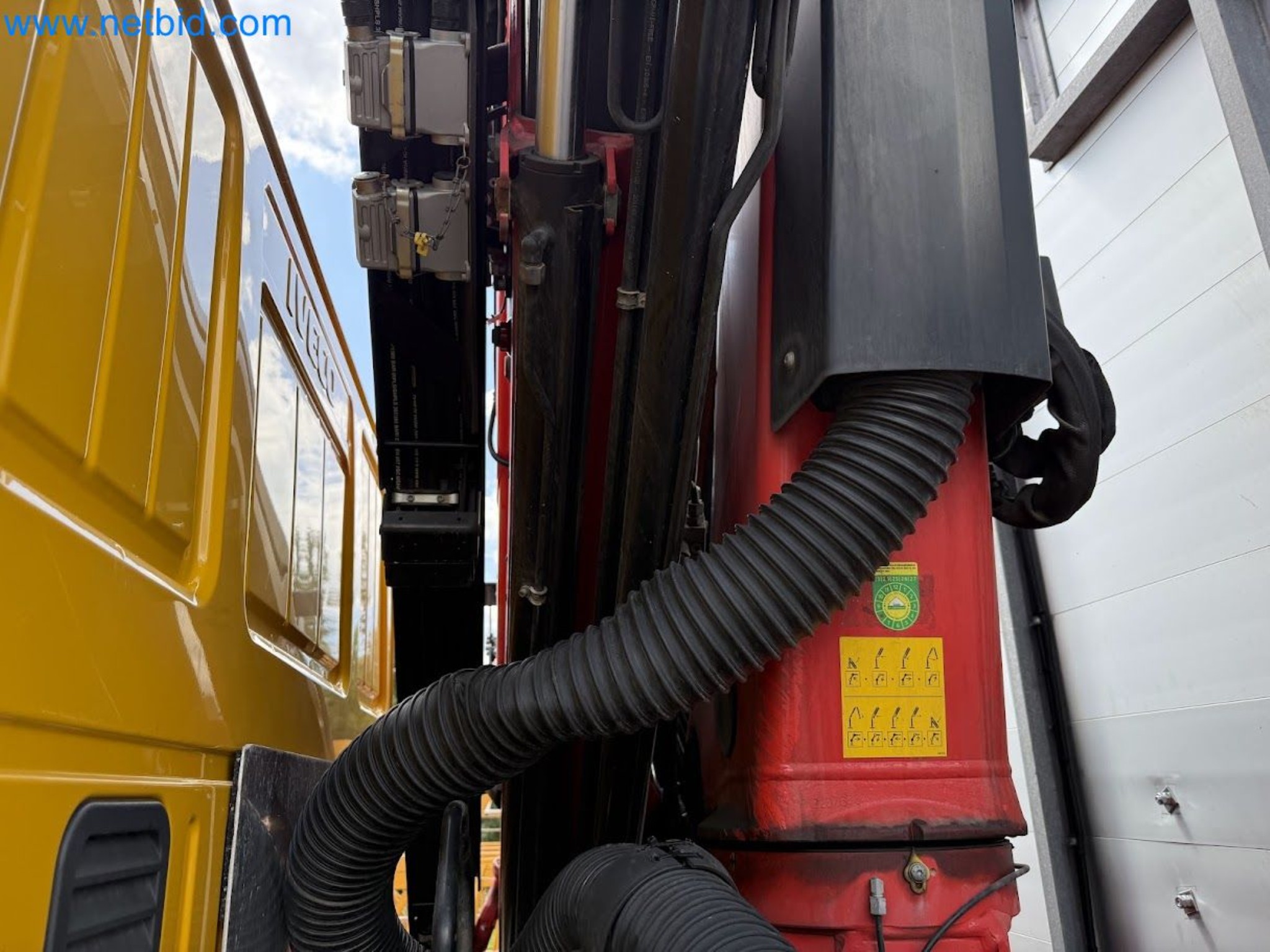 Ciężarówka IVECO 160-320 Eurocargo z żurawiem załadunkowym Palfinger PK 18002-EH B Power Link Plus-64