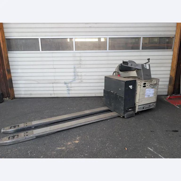 Različni visoki in nizki dvižni vozički na zalogi-1