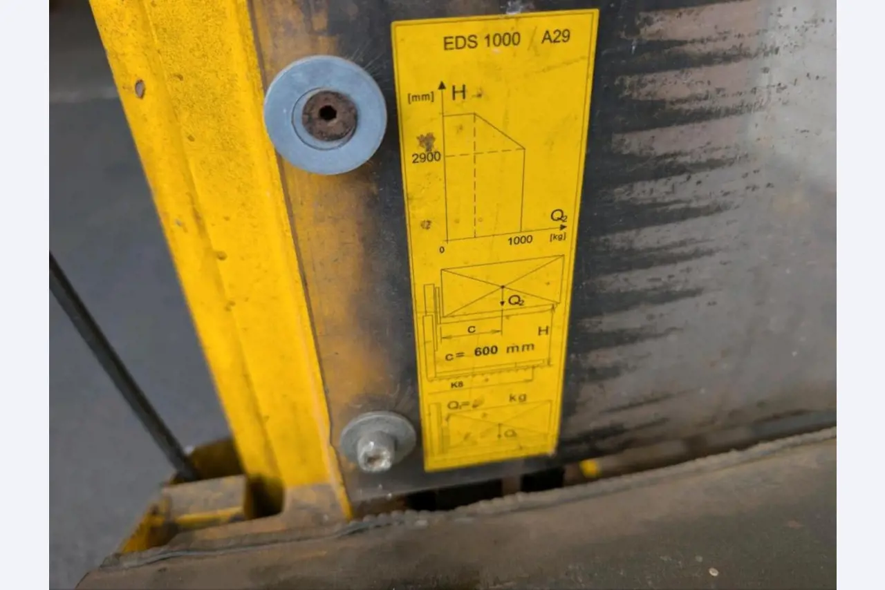 div. Hoch- und Niederhubwagen aus einem Lagerbestand-5