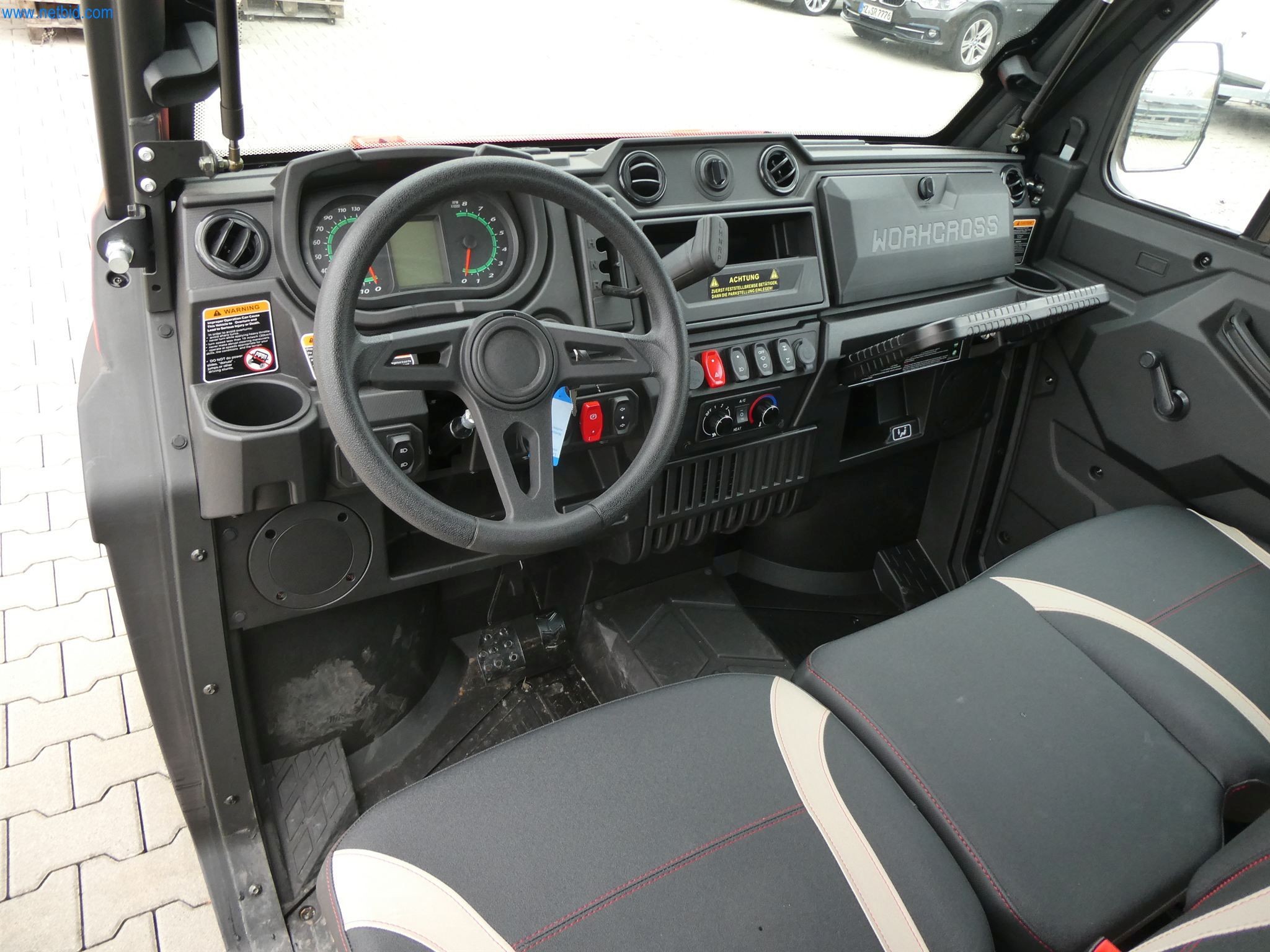 Maszyny budowlane, transportowe, sprzęt biurowy-25