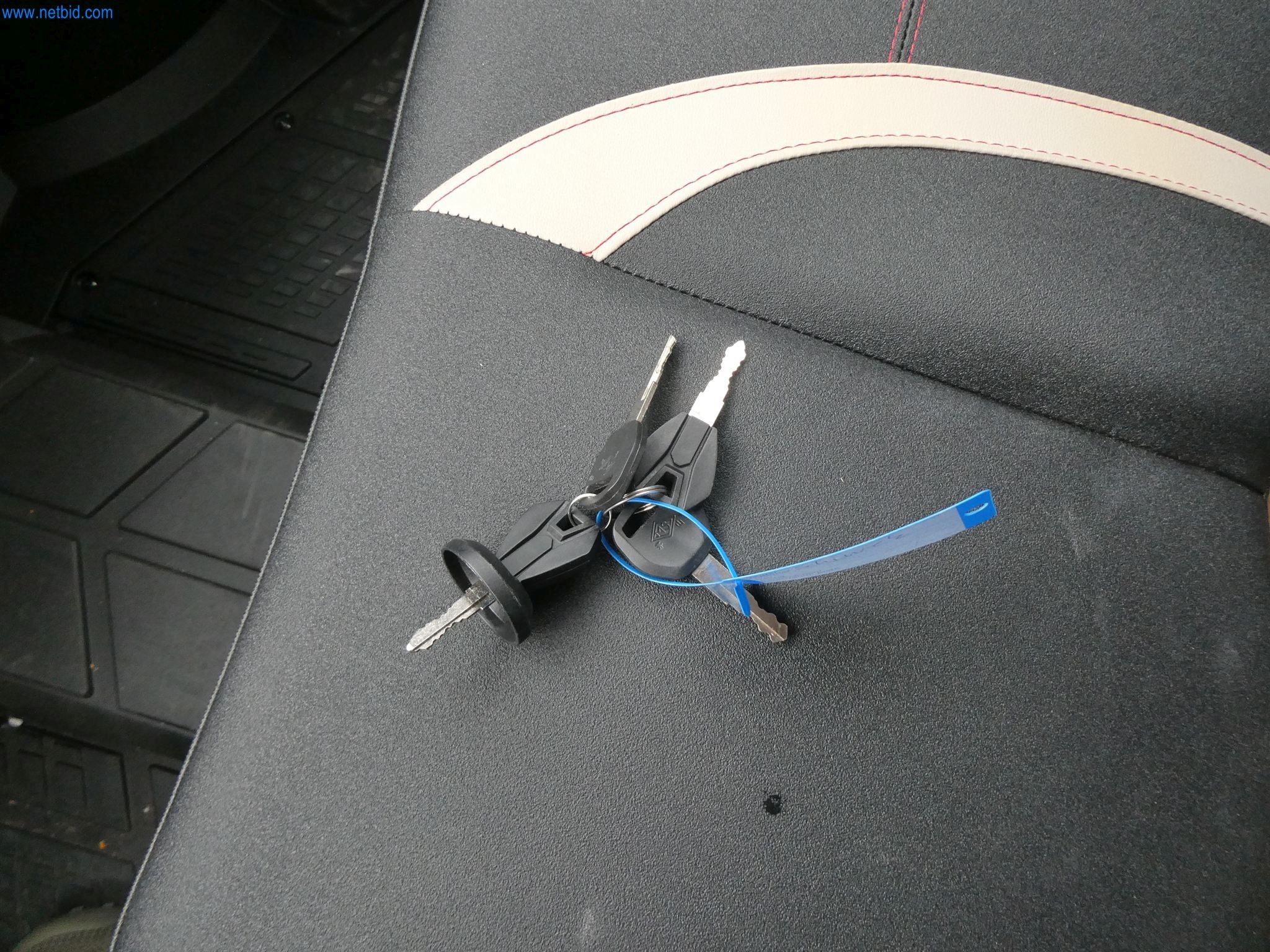 Maszyny budowlane, transportowe, sprzęt biurowy-7