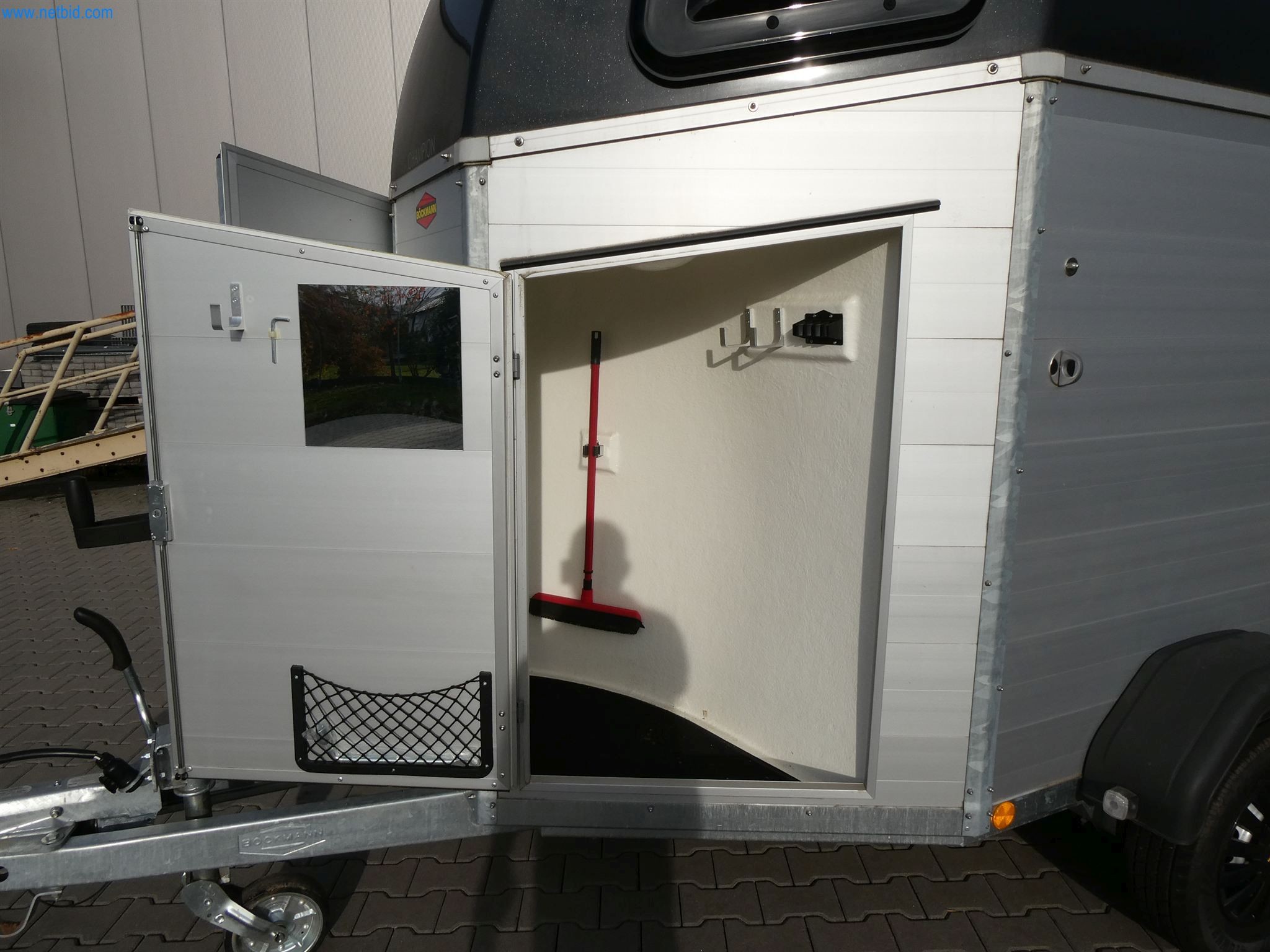 Maszyny budowlane, transportowe, sprzęt biurowy-7