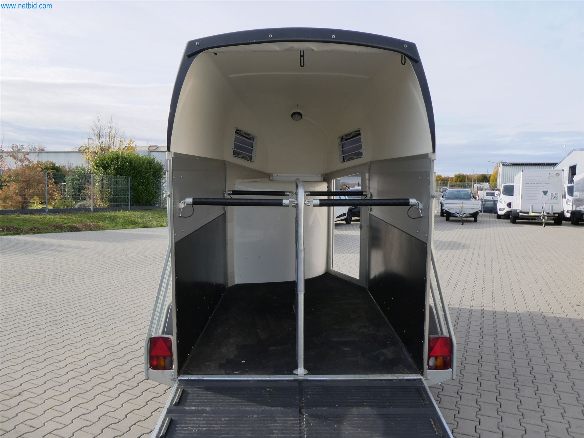 Maszyny budowlane, transportowe, sprzęt biurowy-9