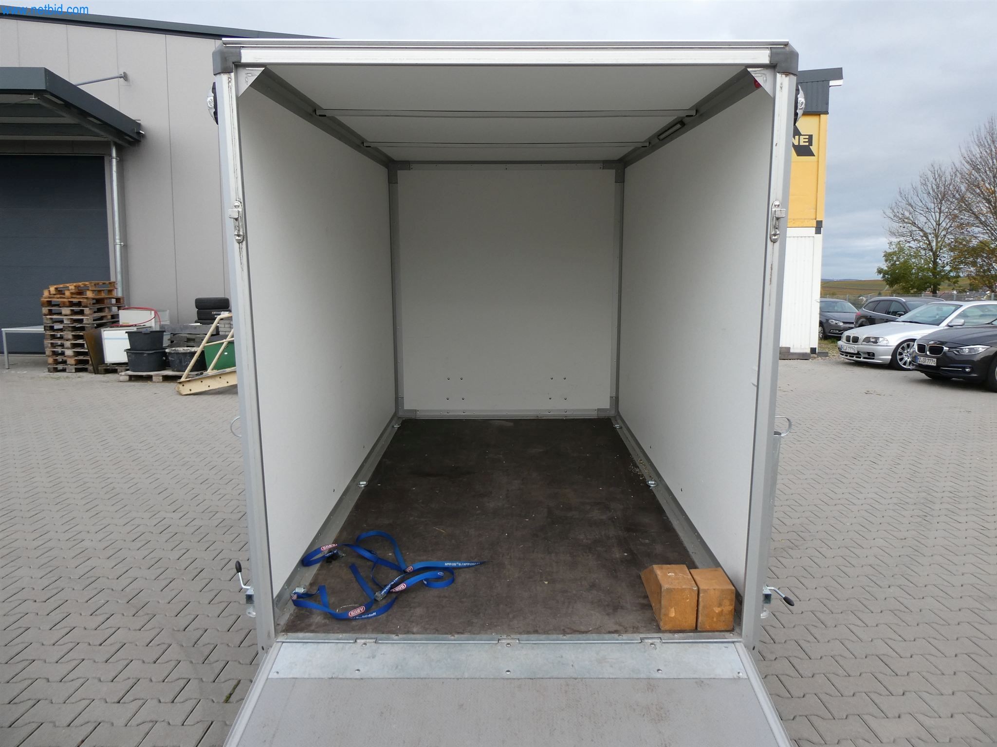 Maszyny budowlane, transportowe, sprzęt biurowy-6