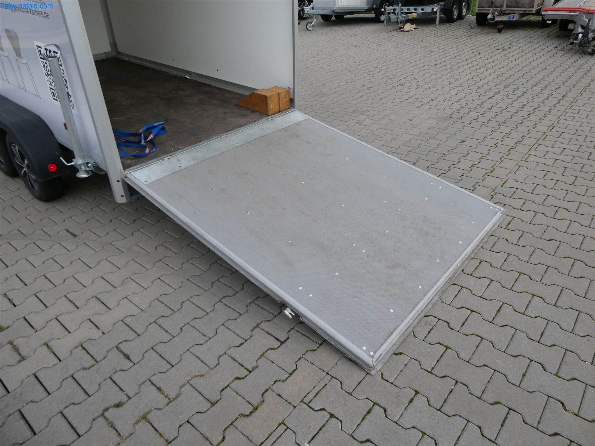 Maszyny budowlane, transportowe, sprzęt biurowy-7