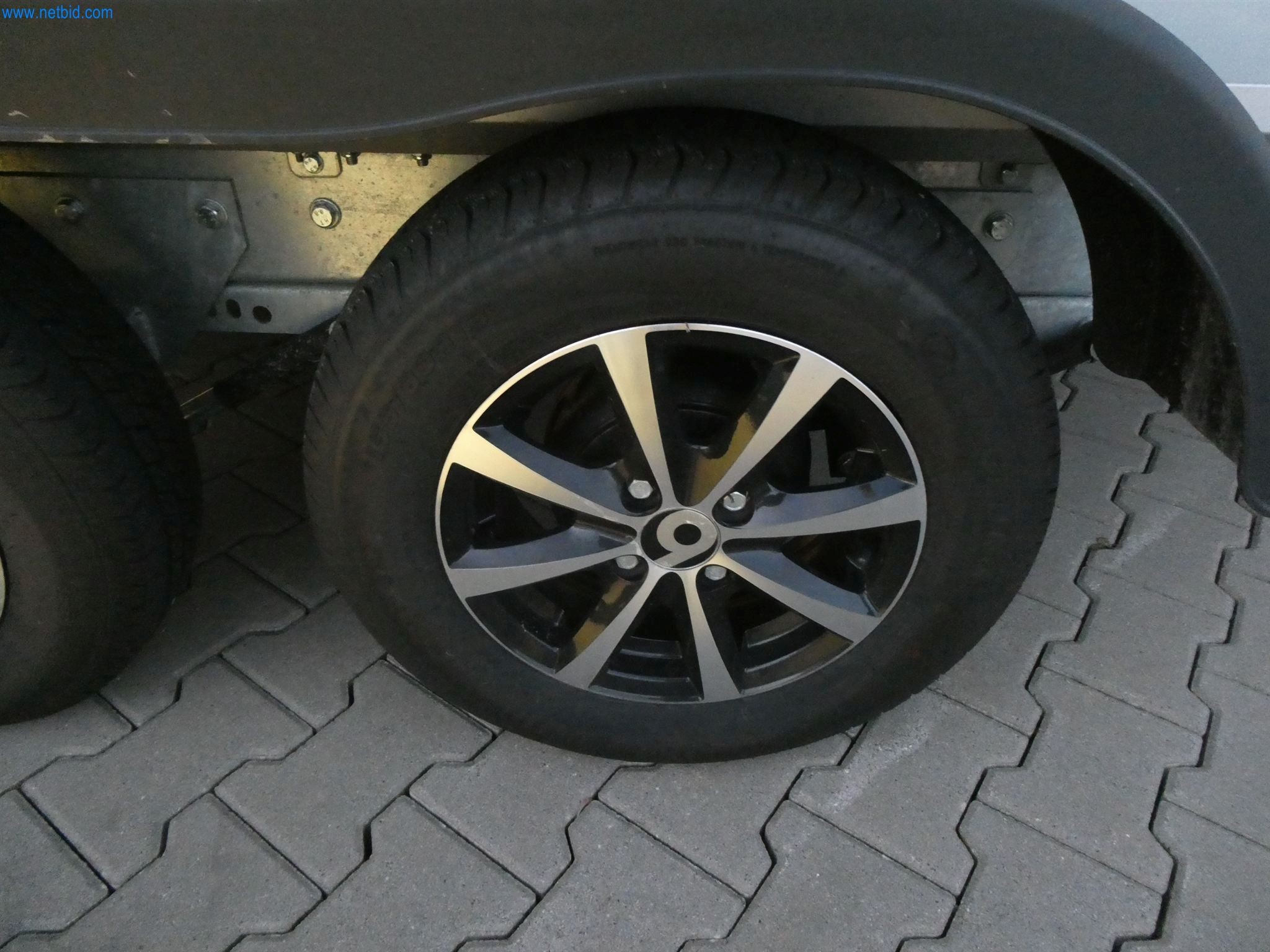 Maszyny budowlane, transportowe, sprzęt biurowy-12