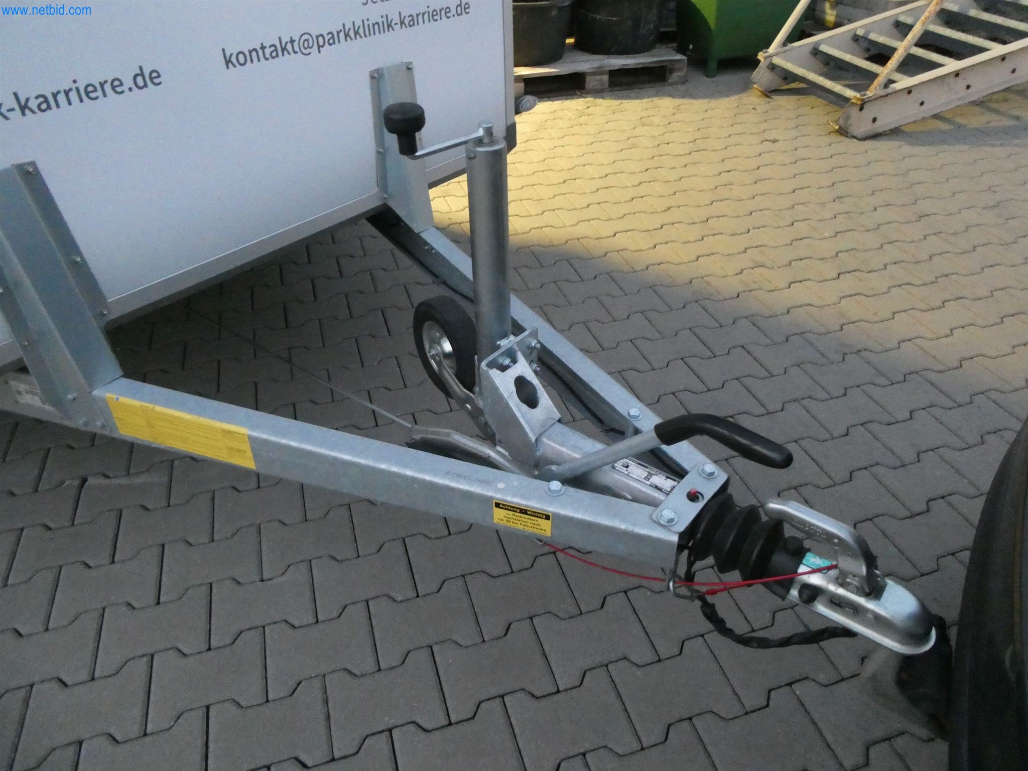 Maszyny budowlane, transportowe, sprzęt biurowy-13