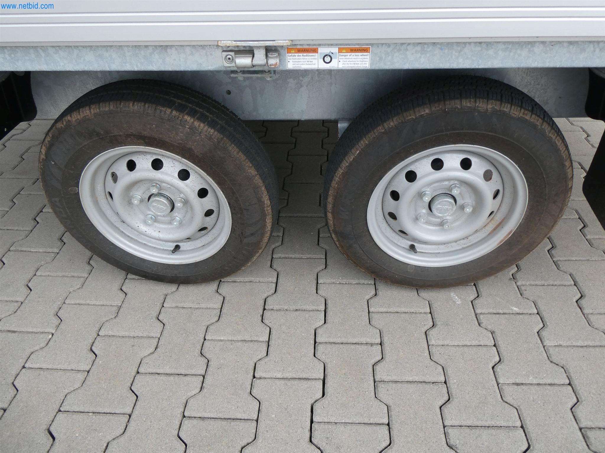 Maszyny budowlane, transportowe, sprzęt biurowy-7