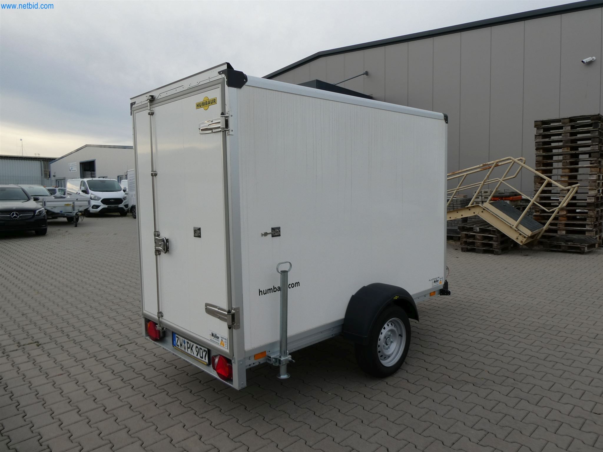 Maszyny budowlane, transportowe, sprzęt biurowy-12