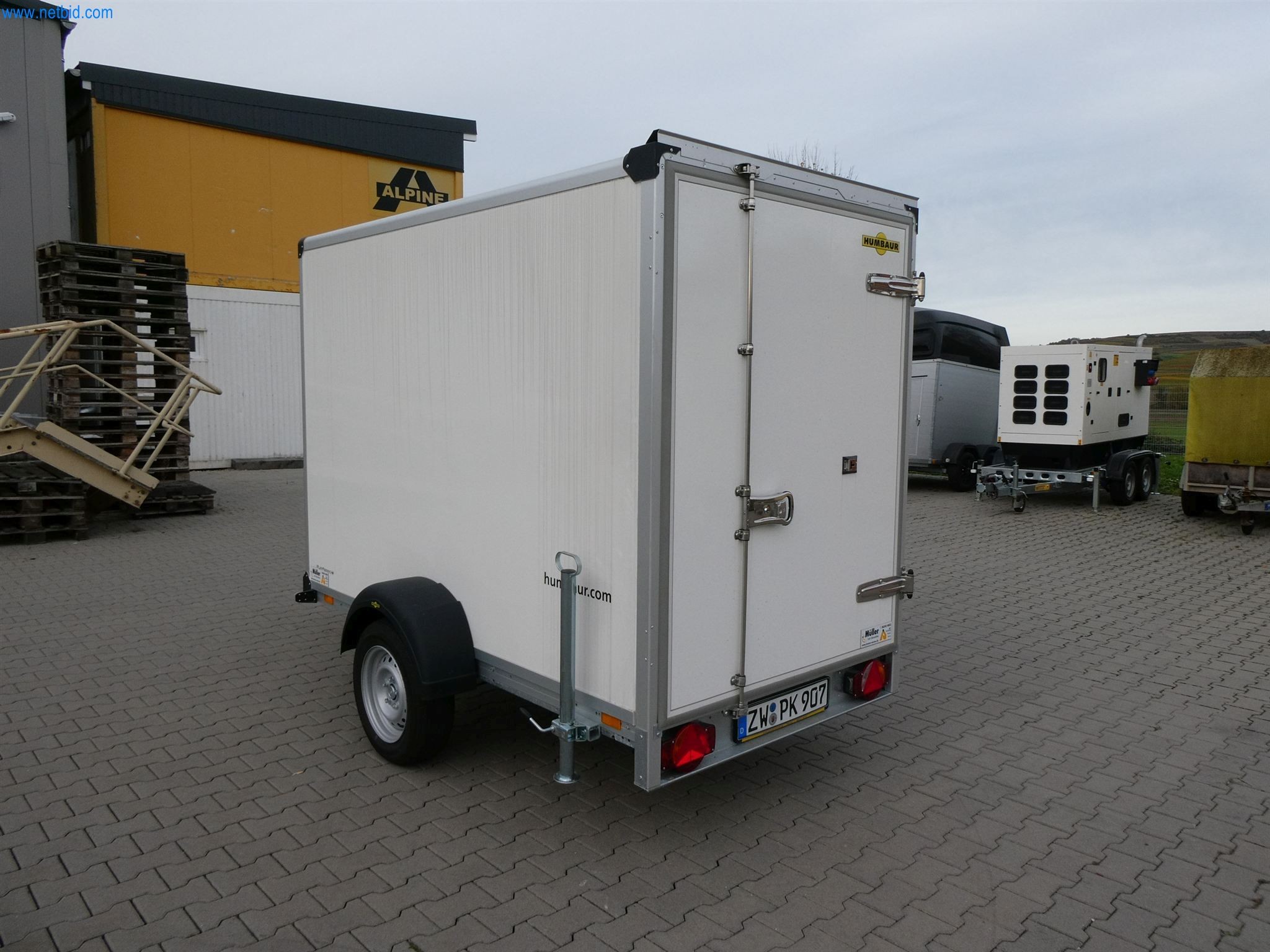 Maszyny budowlane, transportowe, sprzęt biurowy-13