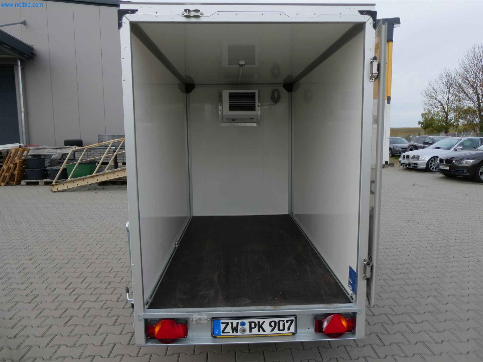 Maszyny budowlane, transportowe, sprzęt biurowy-5