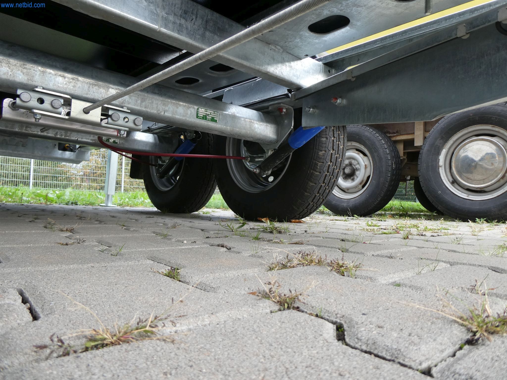 Machines pour la construction de bâtiments, le transport, l'équipement de bureau-16