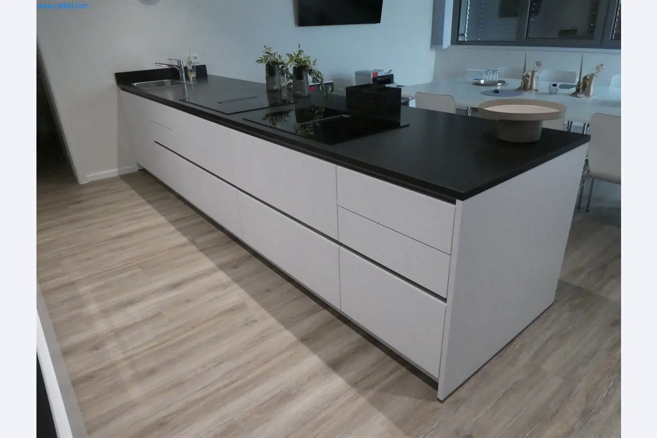 Maszyny budowlane, transportowe, sprzęt biurowy-11