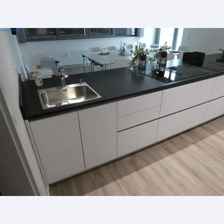 Maszyny budowlane, transportowe, sprzęt biurowy-12