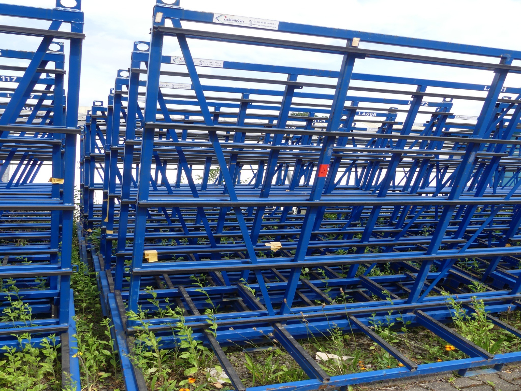 Sprzęt warsztatowy i akcesoria z byłej firmy zajmującej się konstrukcjami metalowymi-2