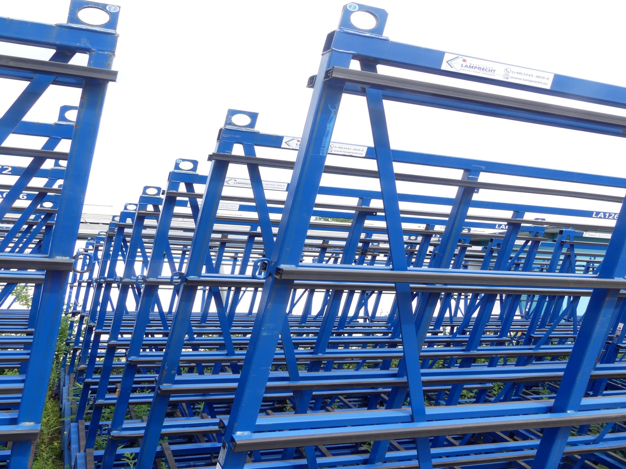 Sprzęt warsztatowy i akcesoria z byłej firmy zajmującej się konstrukcjami metalowymi-2