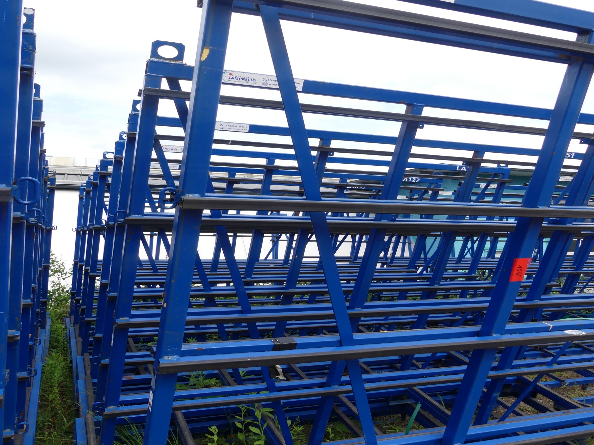 Sprzęt warsztatowy i akcesoria z byłej firmy zajmującej się konstrukcjami metalowymi-2