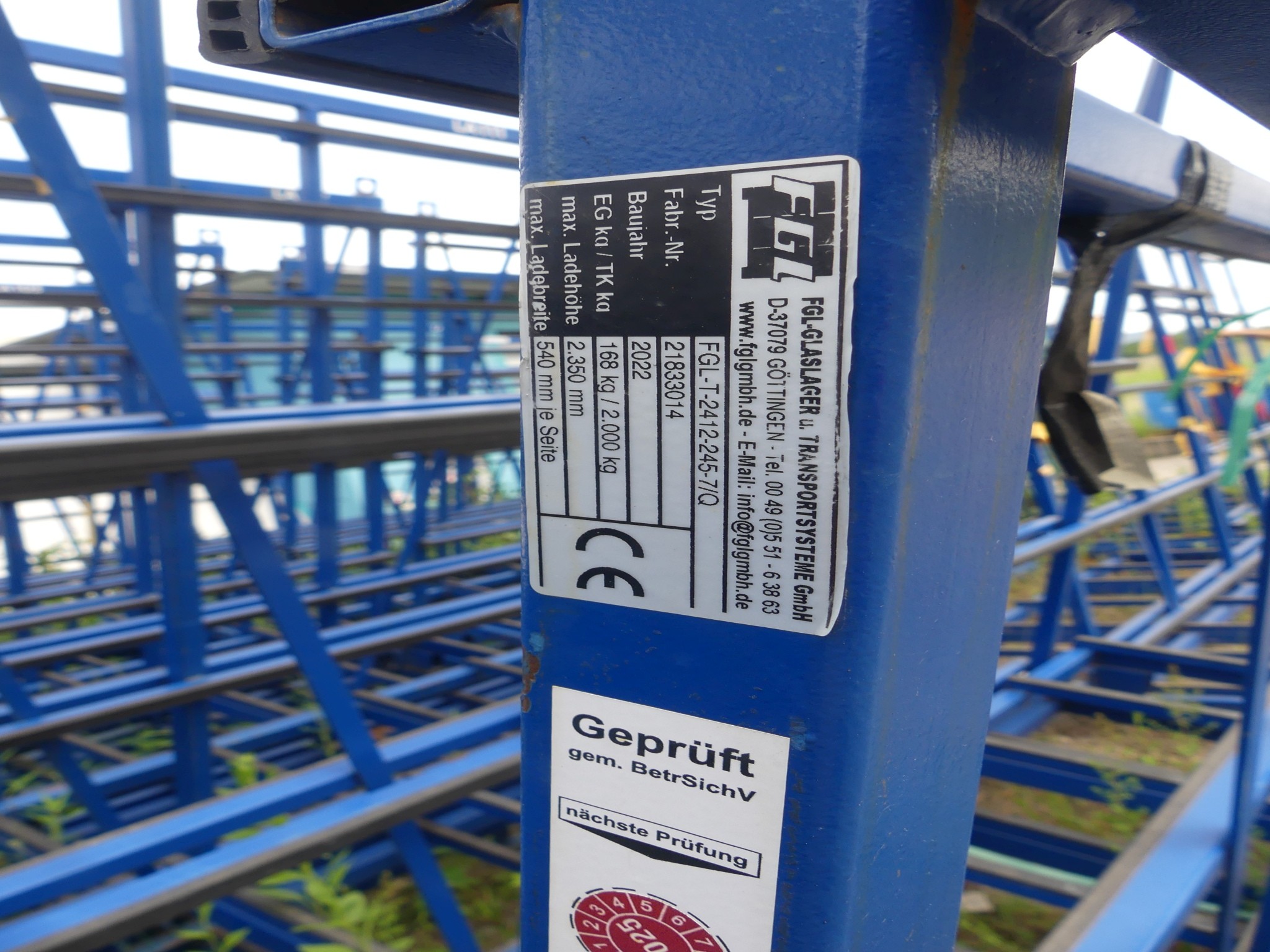 Sprzęt warsztatowy i akcesoria z byłej firmy zajmującej się konstrukcjami metalowymi-3