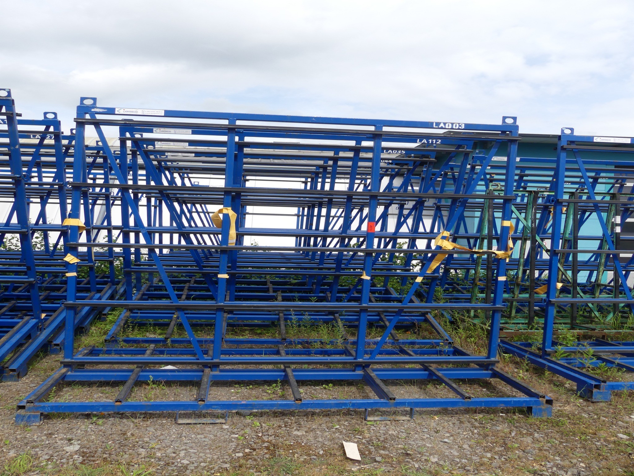 Oprema in dodatki za delavnico iz nekdanjega podjetja za kovinske konstrukcije-1