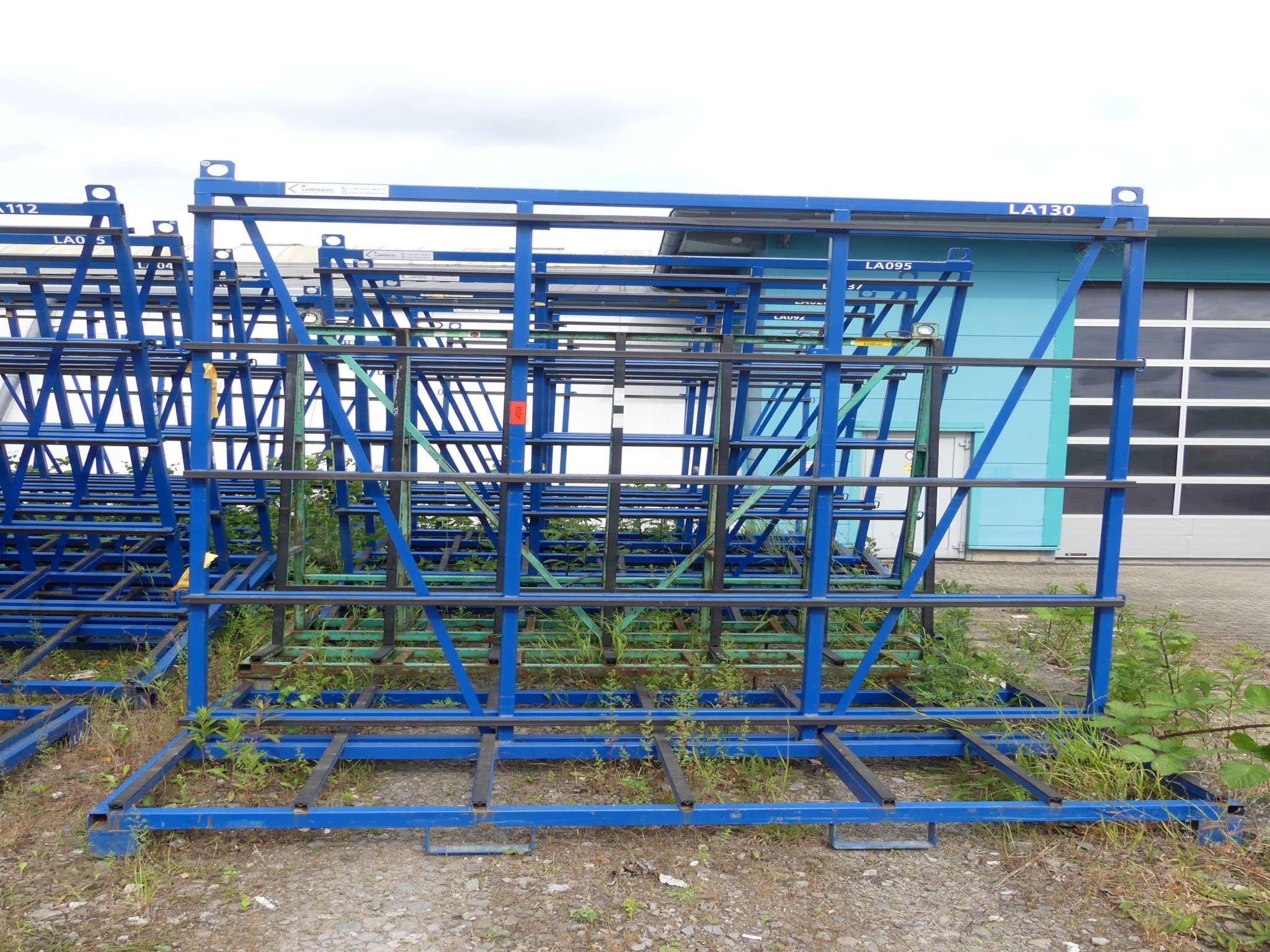 Oprema in dodatki za delavnico iz nekdanjega podjetja za kovinske konstrukcije-1