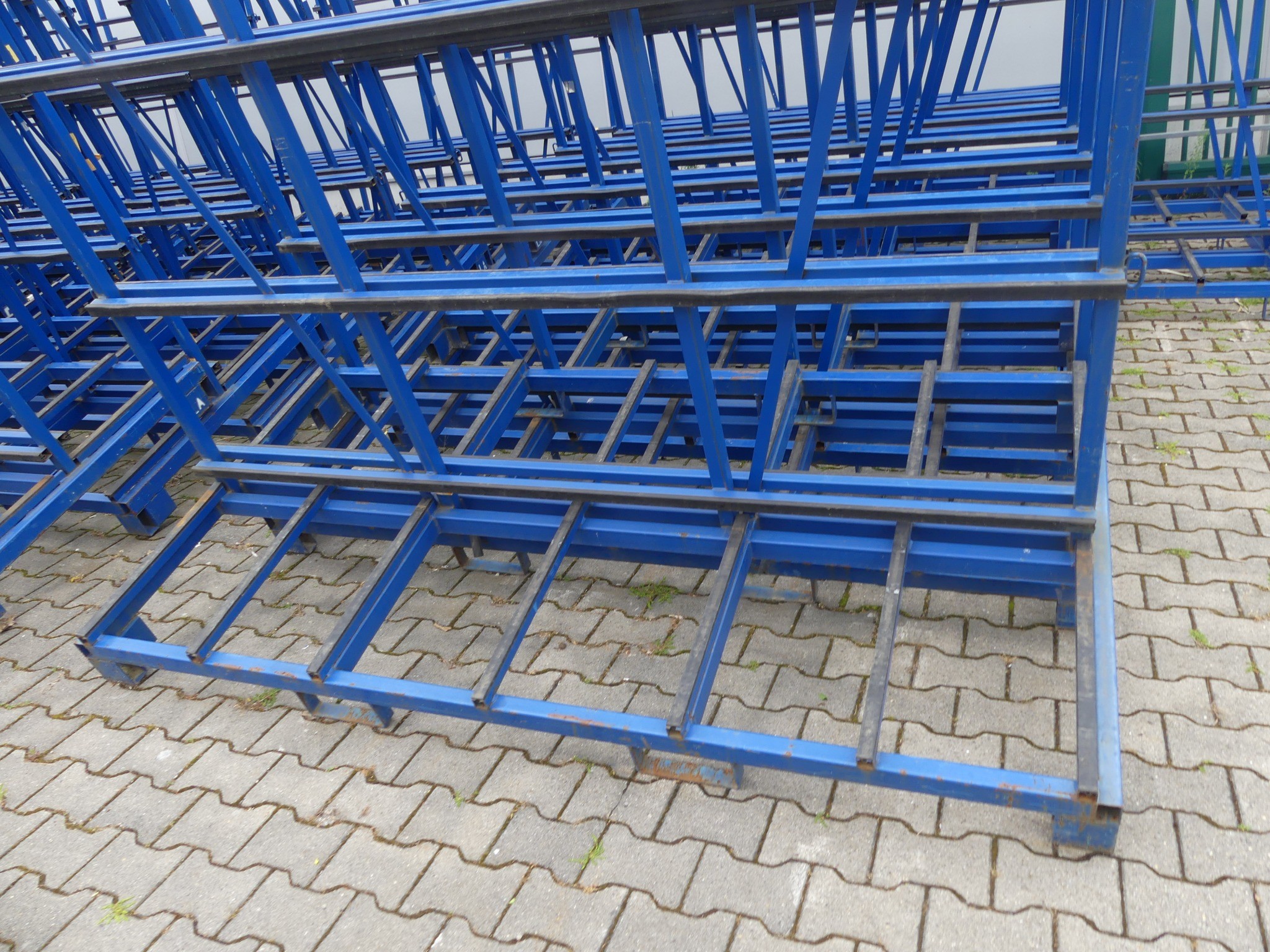 Oprema in dodatki za delavnico iz nekdanjega podjetja za kovinske konstrukcije-3